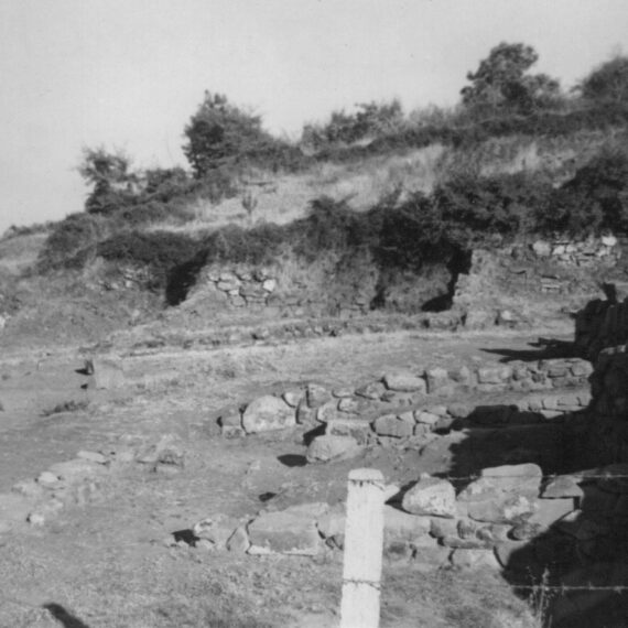 Etruscan houses Vetulonia 1962