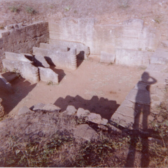 Etruscan tomb Populonia 1962